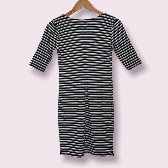 Hollister Striped Front Tie V-Neck Dress - Picture 4 of 5